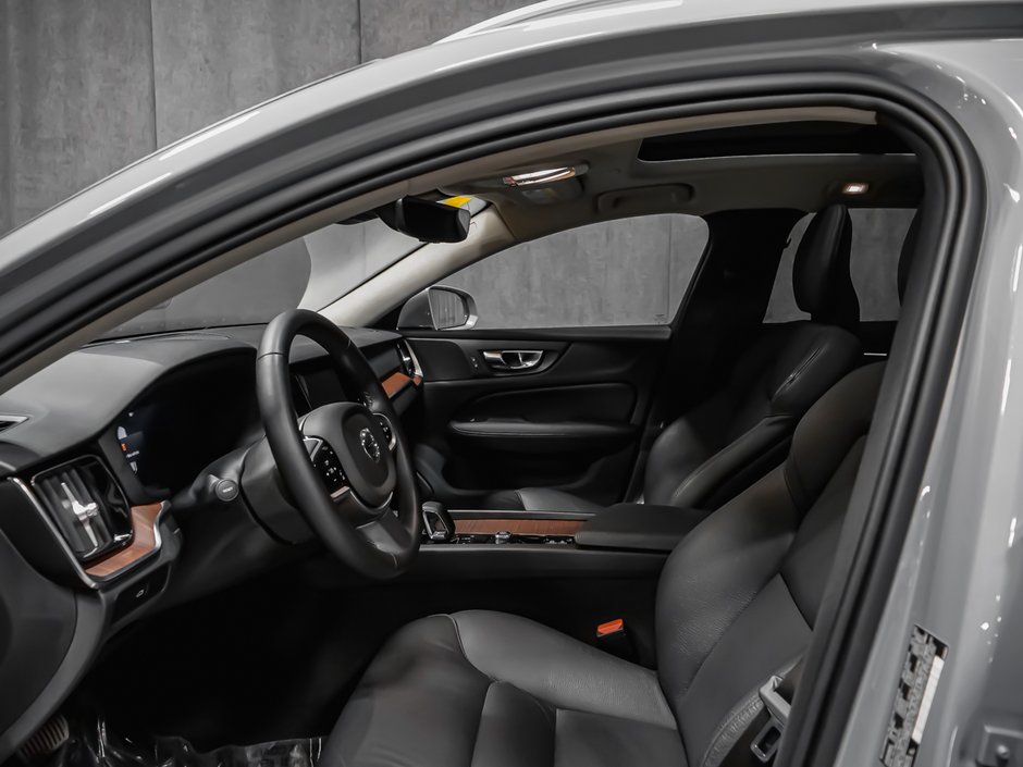 Volvo V60 Cross Country B5 PLUS CLIMATE 2025-11