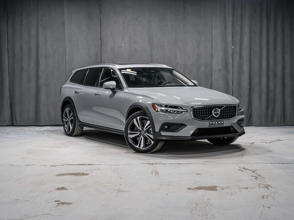 Volvo V60 Cross Country B5 PLUS CLIMATE 2025-1