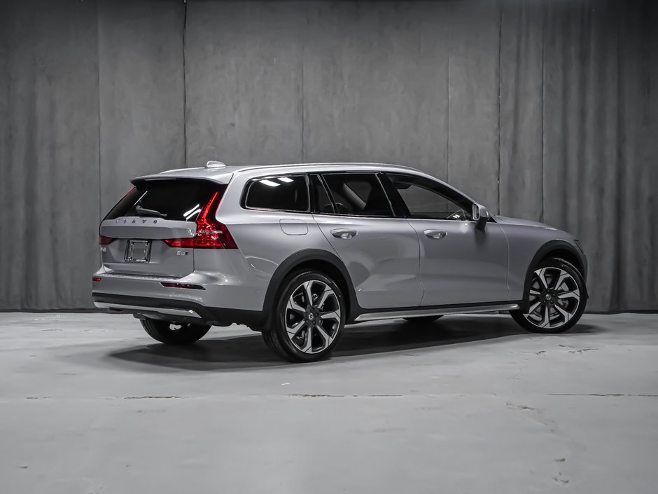 2026 Volvo V60 Cross Country Ultra-2