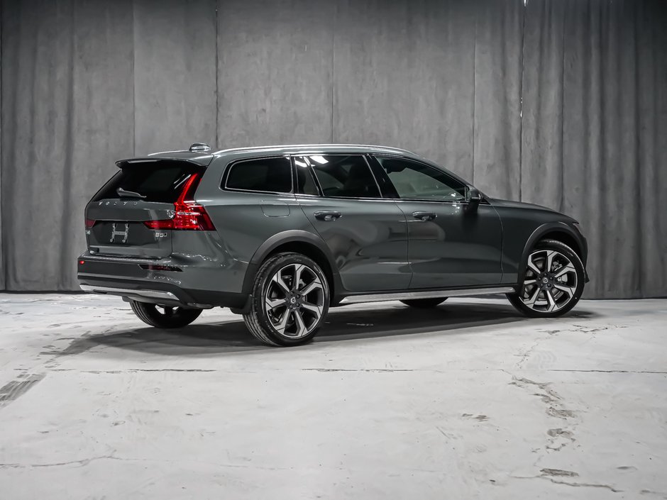 2026 Volvo V60 Cross Country Ultra-2