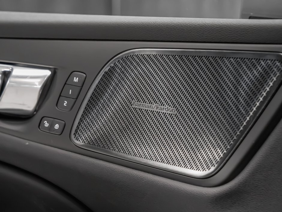 2026 Volvo V60 Cross Country Ultra-10