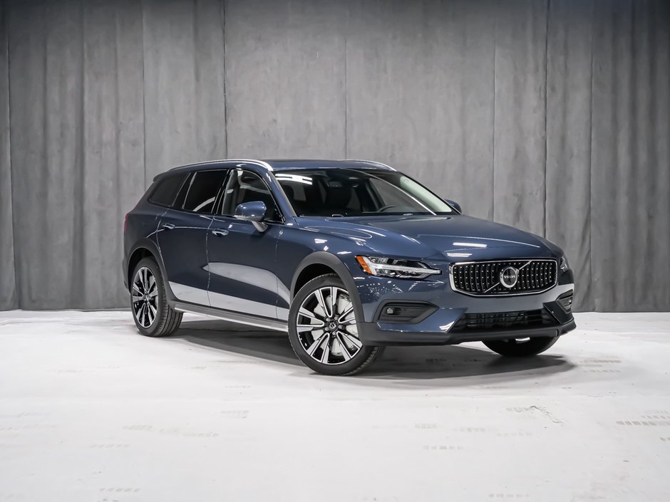 2026 Volvo V60 Cross Country Ultra-1