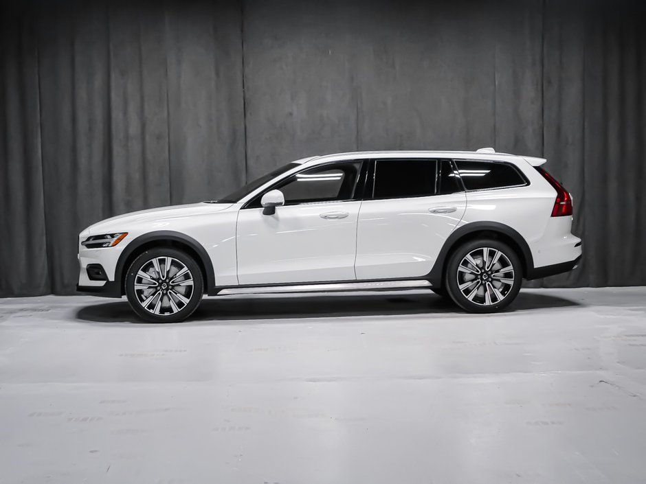 2026 Volvo V60 Cross Country Ultra-2