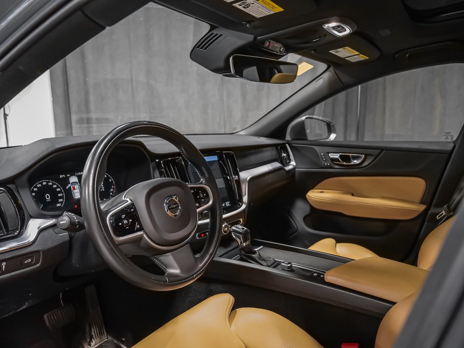 Volvo V60 MOMENTUM 2020-1