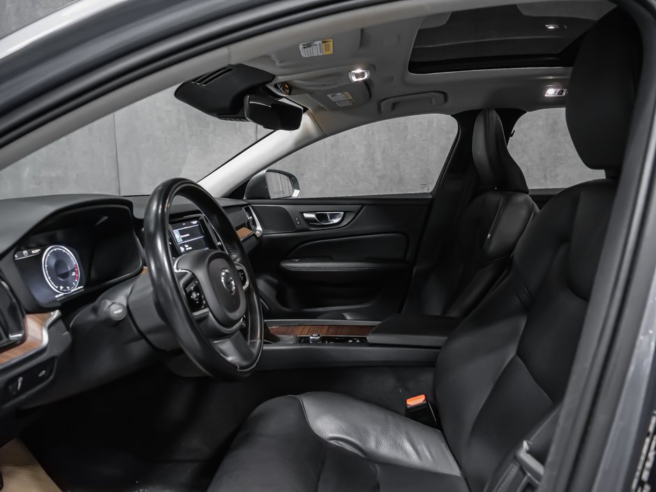 Volvo V60 T6 MOMENTUM 2021-12
