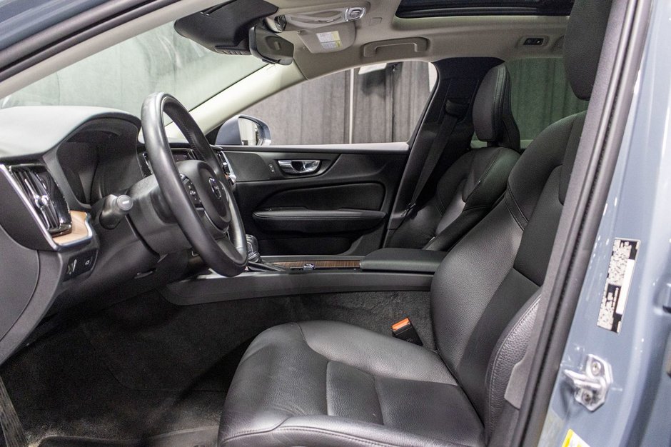 2022 Volvo V60 T6 MOMENTUM PREMIUM CLIMATE-16