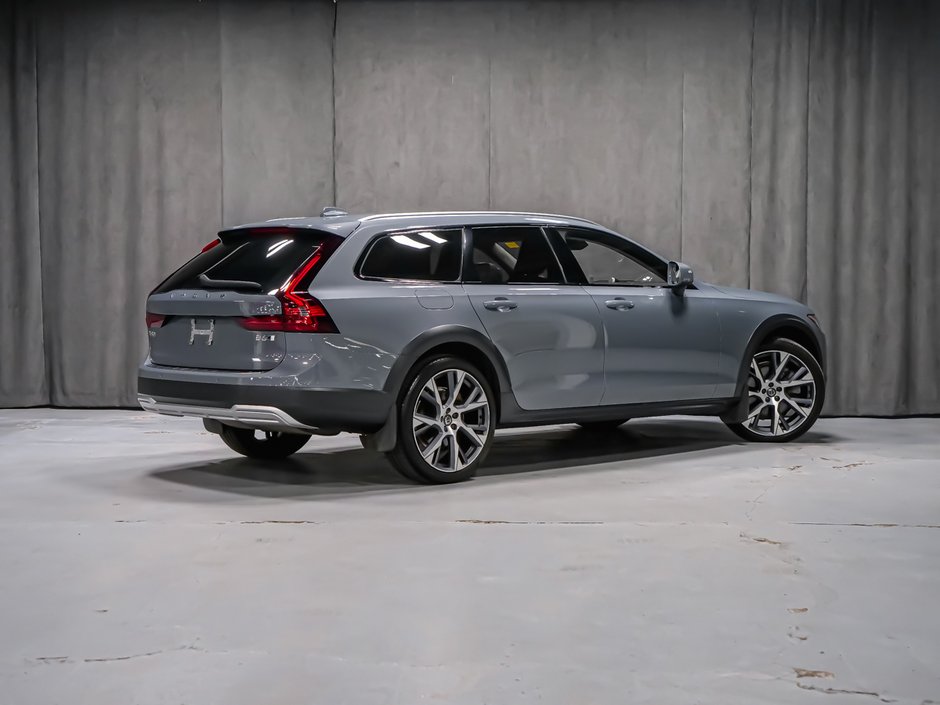2022 Volvo V90 Cross Country B6 CLIMATE ADVANCED BOWERS-2