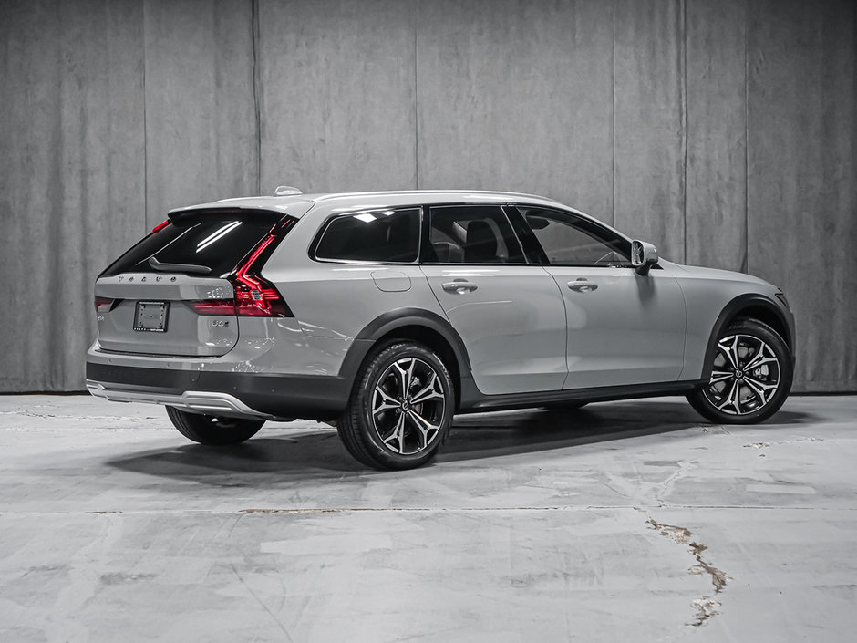 Volvo V90 Cross Country B6 PLUS HARMAN KARDON 2024-4