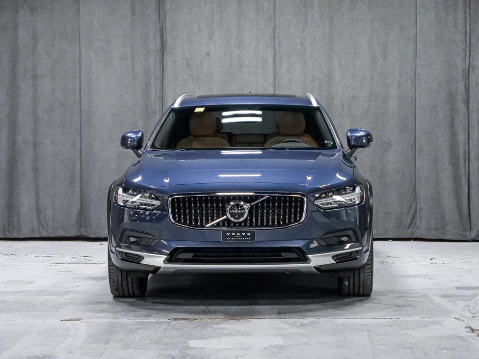 Volvo V90 Cross Country B6 ULTIMATE 2024-7