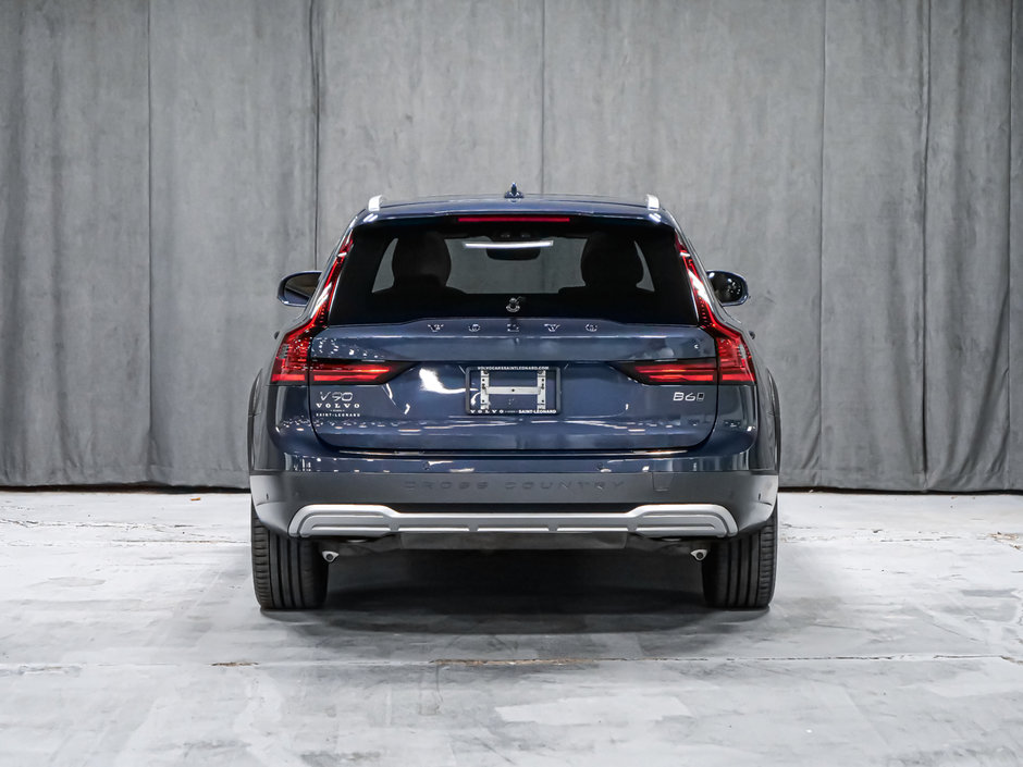 Volvo V90 Cross Country B6 ULTIMATE 2024-3