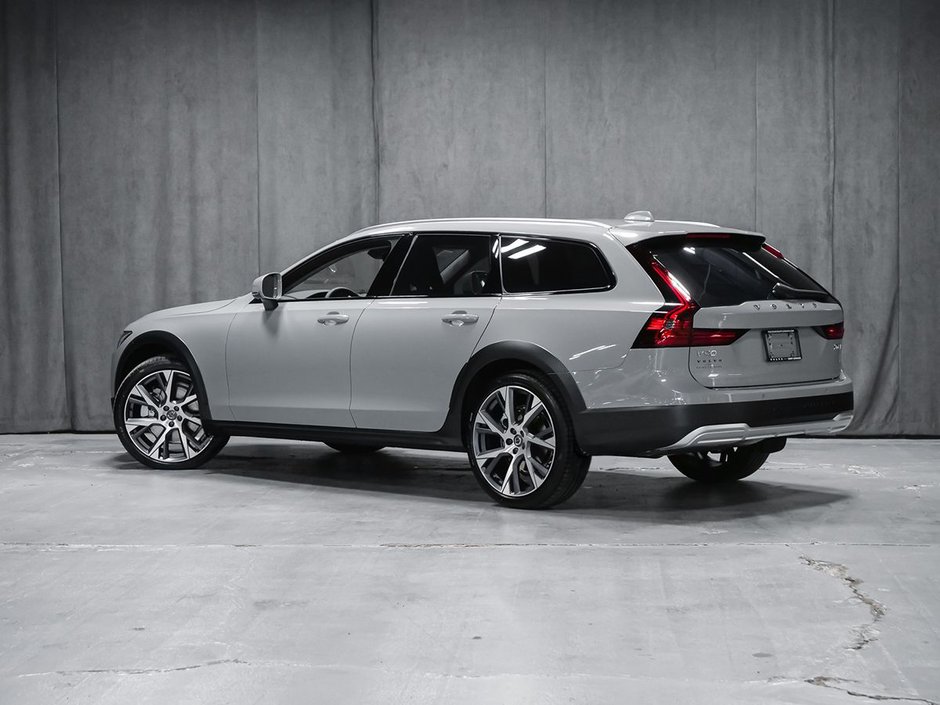 2026 Volvo V90 Cross Country Ultra-5