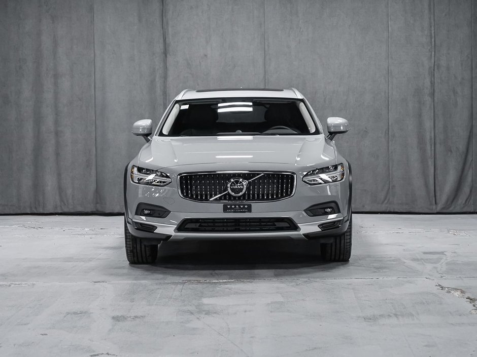 2026 Volvo V90 Cross Country Ultra-3