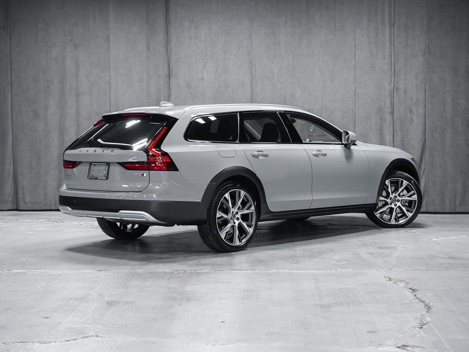2026 Volvo V90 Cross Country Ultra-4