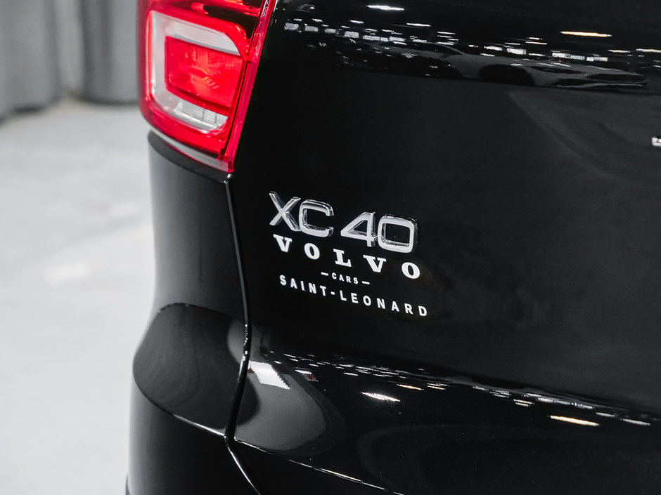 Volvo XC40 Recharge Pure Electric PLUS CLIMATE 2023-9