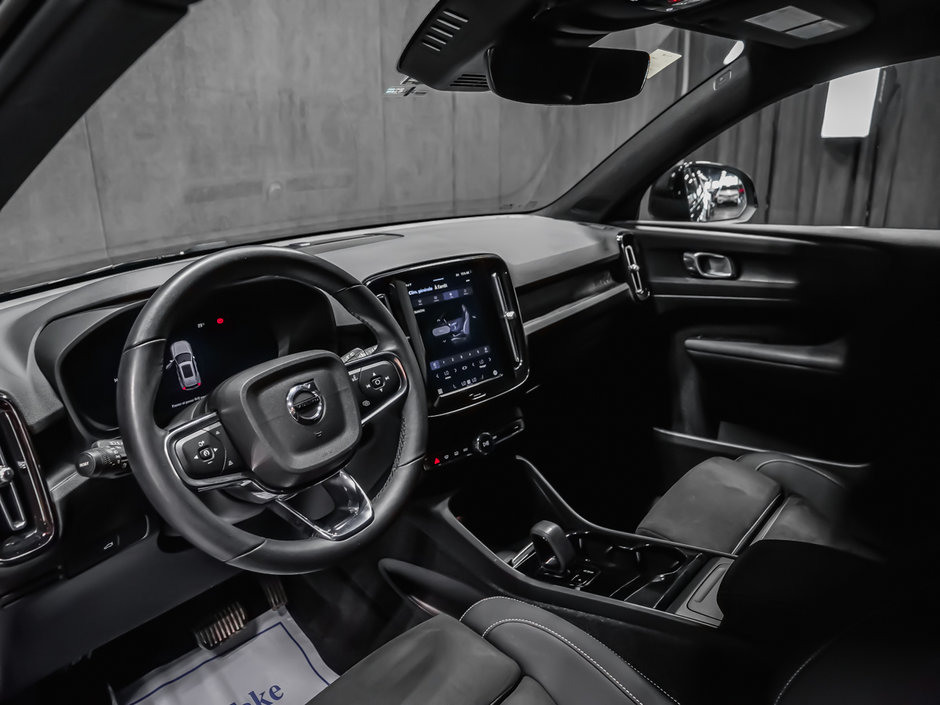 2023 Volvo XC40 Recharge Pure Electric PLUS-8