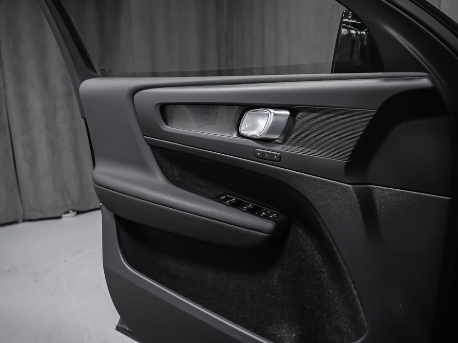 2023 Volvo XC40 Recharge Pure Electric PLUS-10