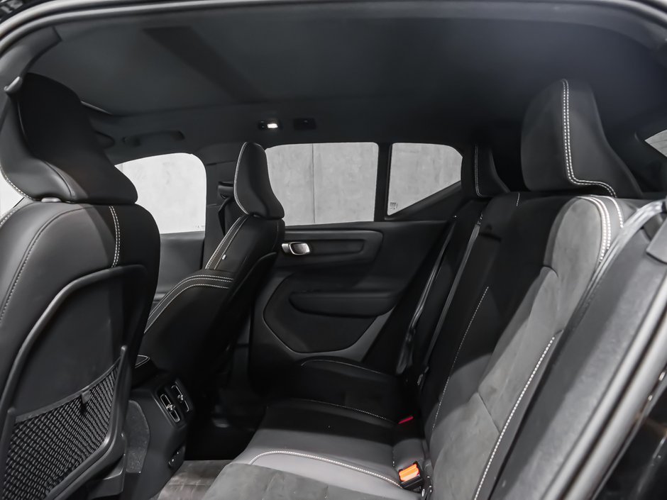 2023 Volvo XC40 Recharge Pure Electric PLUS-12