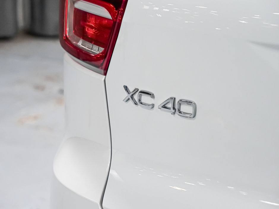 2024 Volvo XC40 Recharge Pure Electric PLUS CLIMATE-9