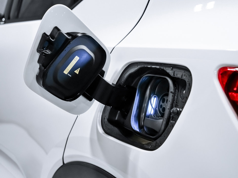 Volvo XC40 Recharge Pure Electric Core 2024-8