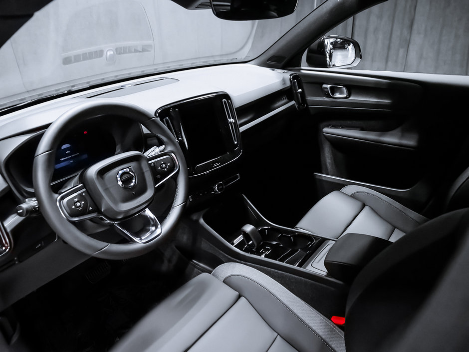 2024 Volvo XC40 RECHARGE Plus-9