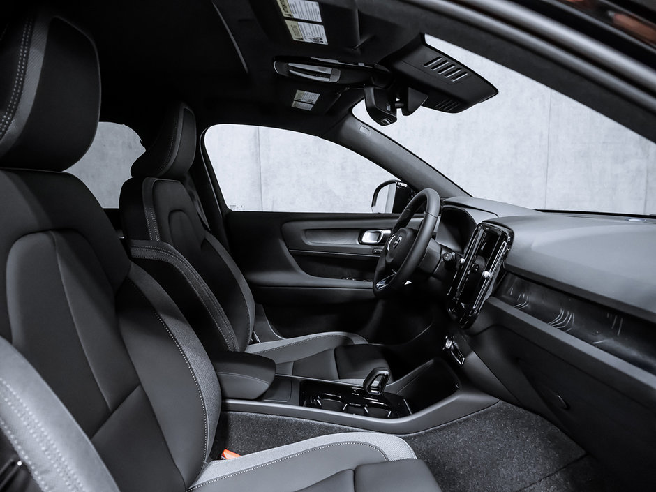 2024 Volvo XC40 RECHARGE Plus-11