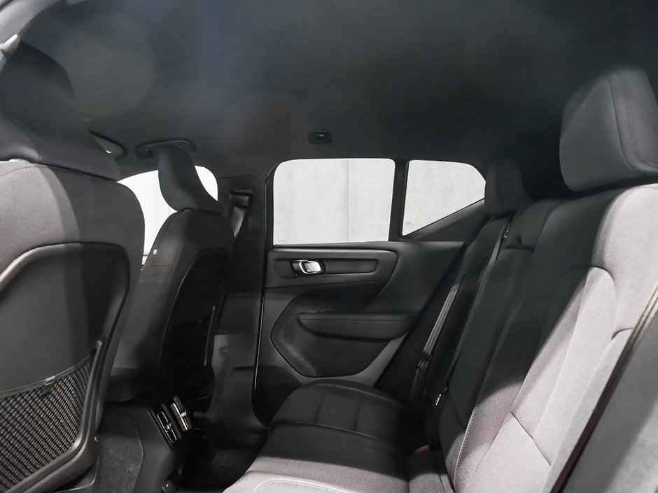 Volvo XC40 Recharge Pure Electric Core 2024-21