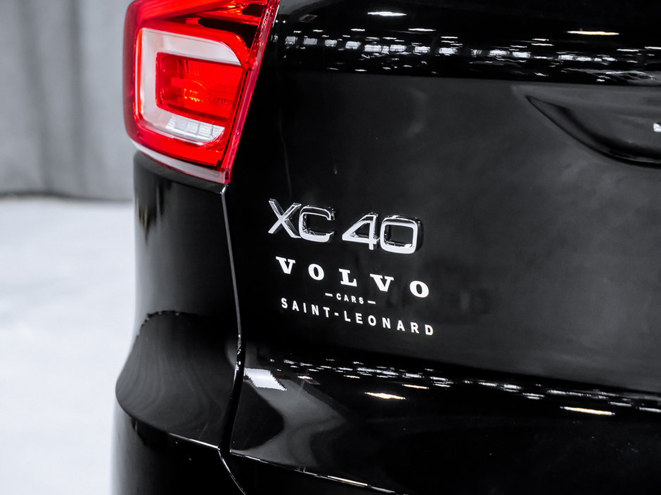 Volvo XC40 Recharge Pure Electric Core 2024-8