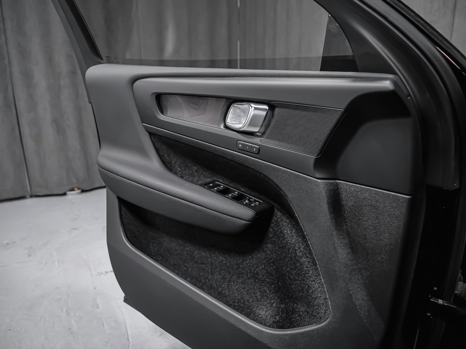 2024 Volvo XC40 Recharge Pure Electric PLUS-11