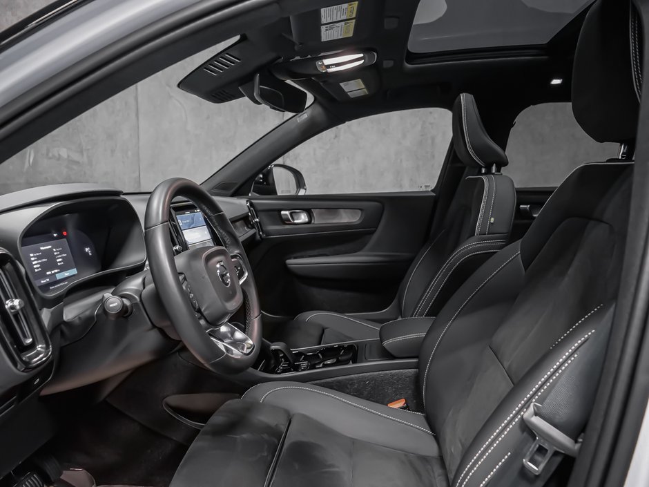 2024 Volvo XC40 Recharge Pure Electric PLUS-13