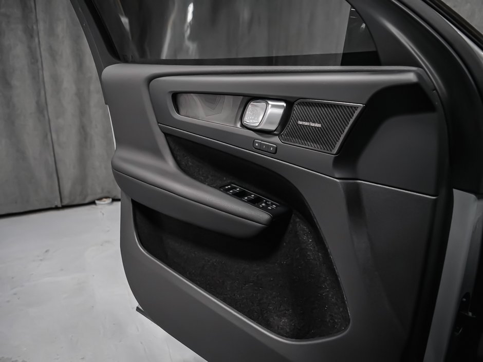 Volvo XC40 Recharge Pure Electric ULTIMATE 2024-9