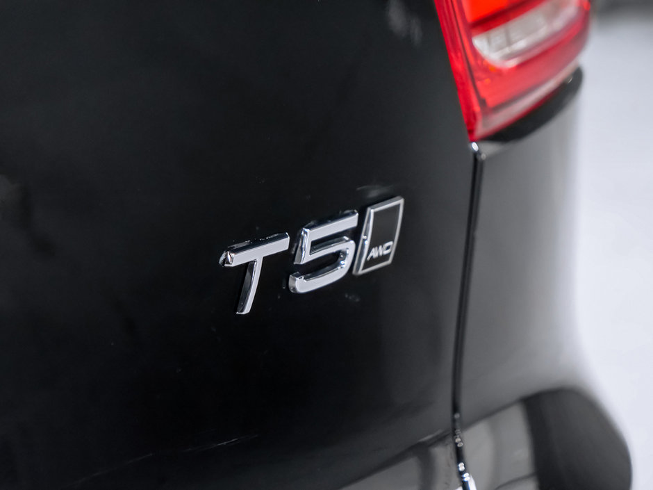 Volvo XC40 T5 MOMENTUM PREMIUM & CLIMATE 2021-16