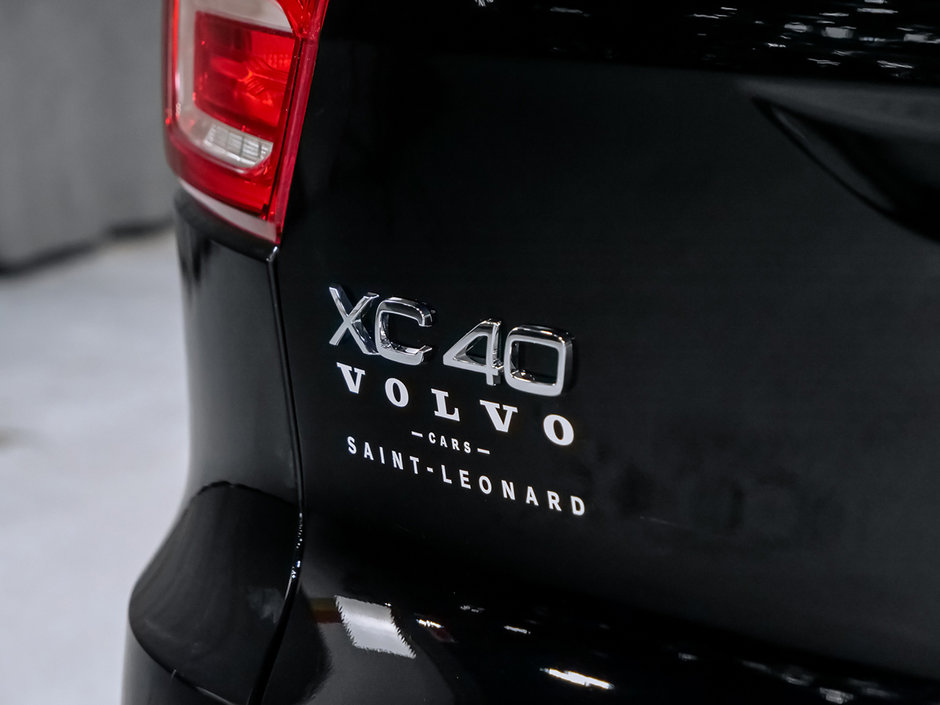 2021 Volvo XC40 T5 MOMENTUM PREMIUM & CLIMATE-15