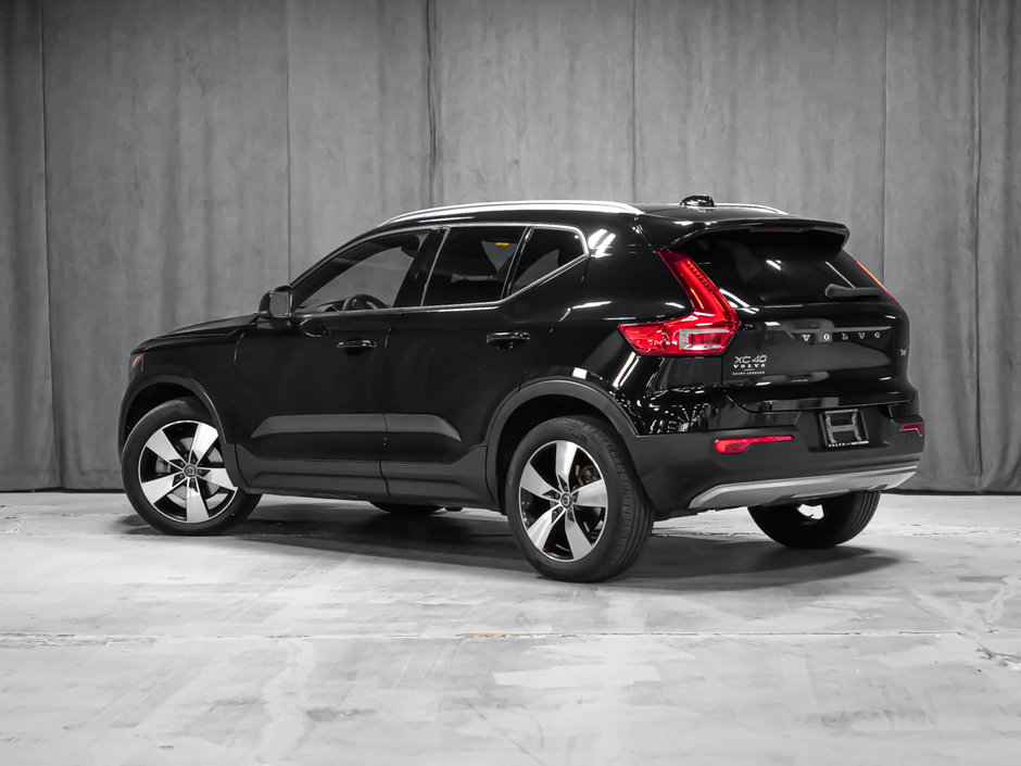 Volvo XC40 T4 MOMENTUM 2021-2