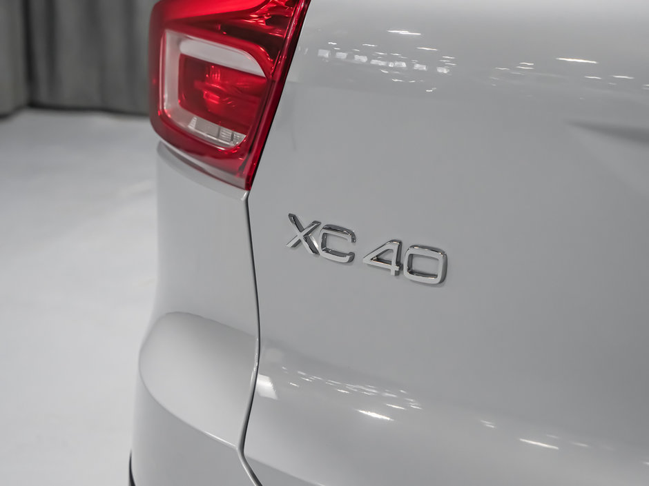 Volvo XC40 T5 MOMENTUM PREMIUM CLIMATE 2021-6