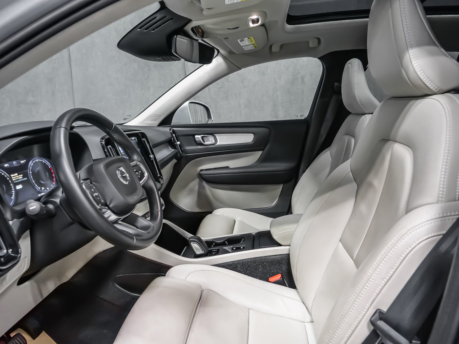 Volvo XC40 T5 MOMENTUM PREMIUM CLIMATE 2021-12