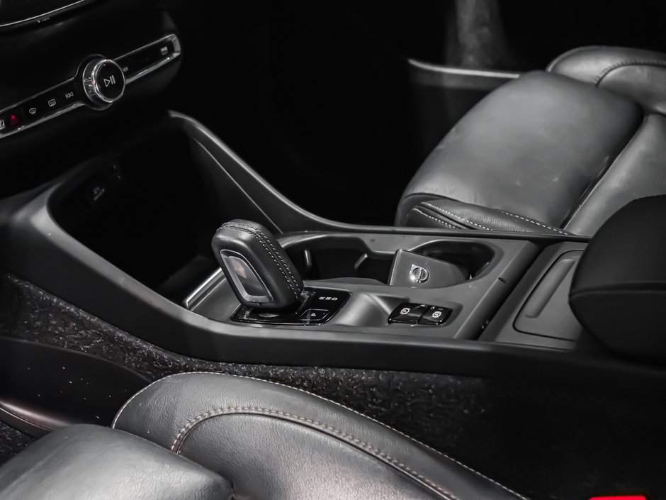 2021 Volvo XC40 T5 MOMENTUM CLIMATE-7
