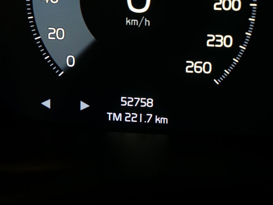 2021 Volvo XC40 T5 MOMENTUM CLIMATE PREMIUM-10