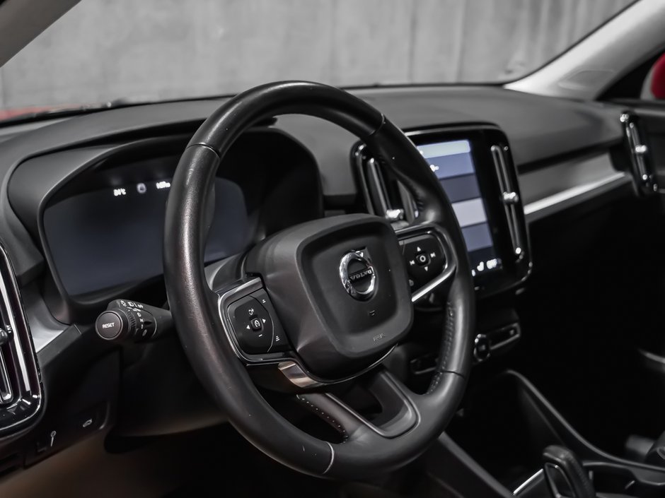 2021 Volvo XC40 T5 MOMENTUM CLIMATE PREMIUM-8