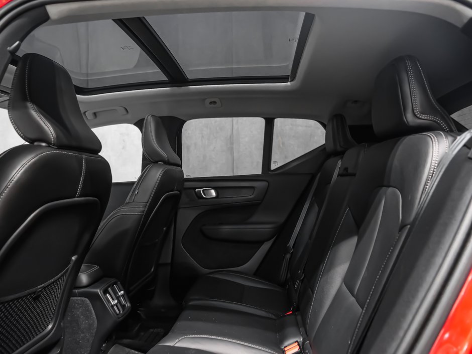 2021 Volvo XC40 T5 MOMENTUM CLIMATE PREMIUM-12