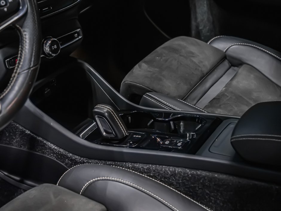 Volvo XC40 T5 R-DESIGN CLIMATE 2021-6