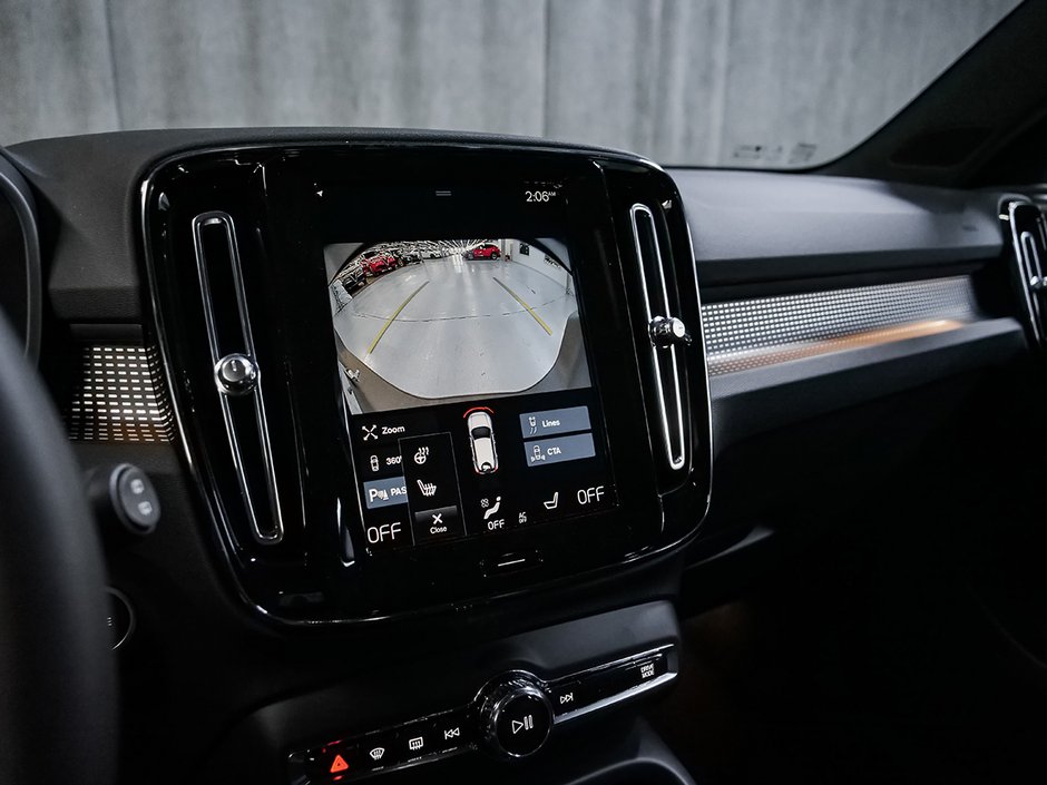2022 Volvo XC40 R-DESIGN-13