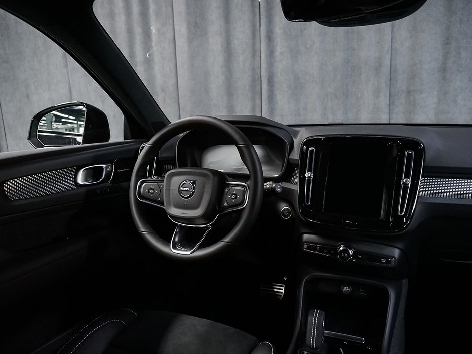 2022 Volvo XC40 R-DESIGN-15