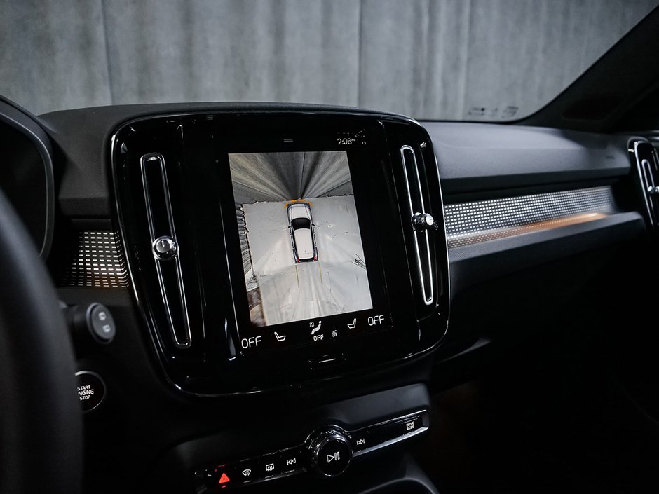 2022 Volvo XC40 R-DESIGN-12
