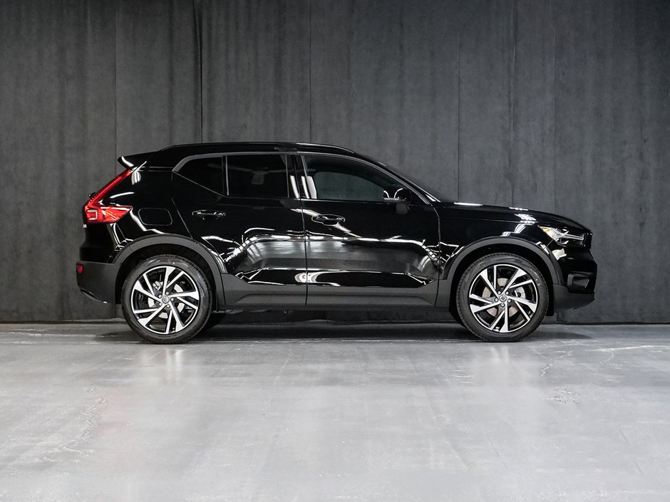 2022 Volvo XC40 R-DESIGN-5