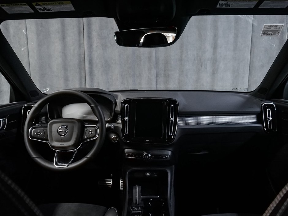 2022 Volvo XC40 R-DESIGN-14