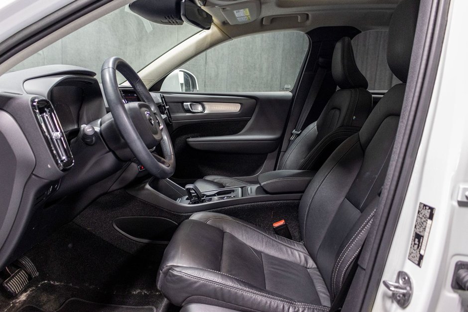 Volvo XC40 T5 MOMENTUM CLIMATE 2022-15