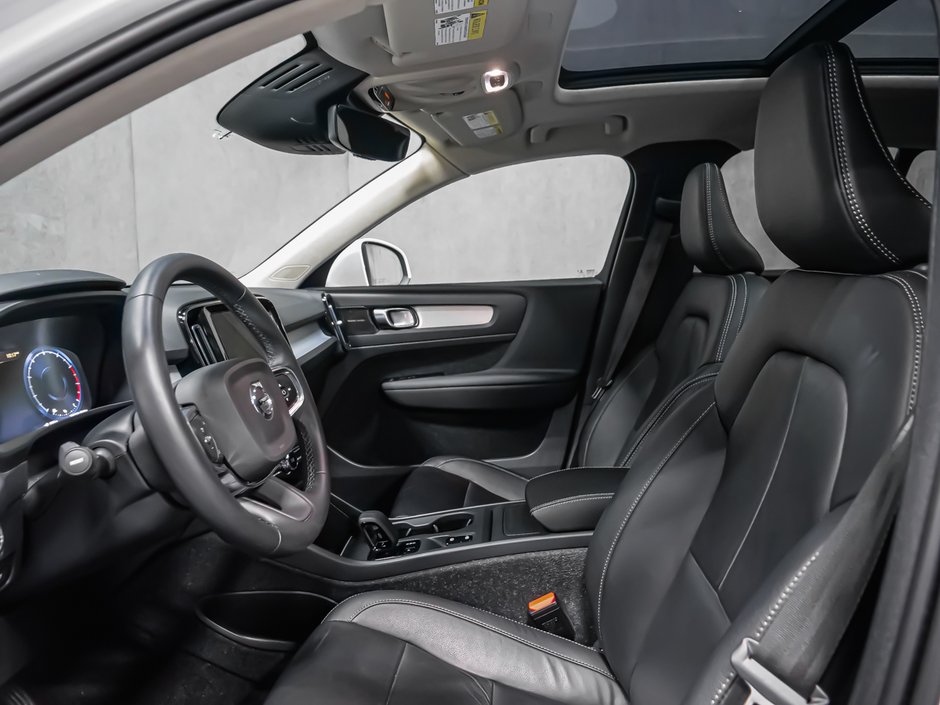 Volvo XC40 T5 MOMENTUM CLIMATE PREMIUM 2022-10