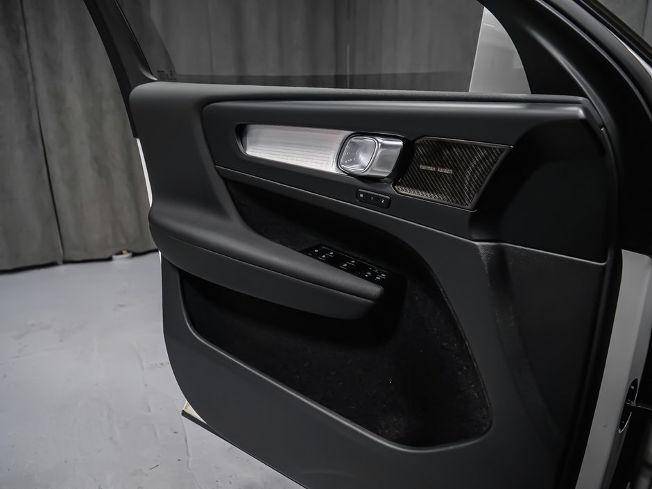 Volvo XC40 T5 MOMENTUM CLIMATE PREMIUM 2022-8