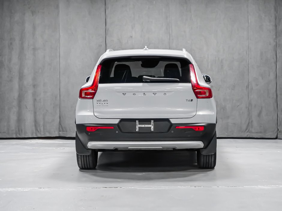 Volvo XC40 T4 MOMENTUM 2022-5