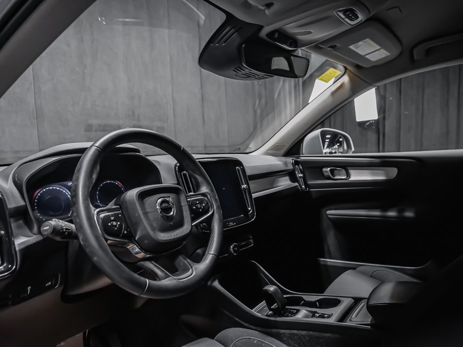 Volvo XC40 T4 MOMENTUM 2022-6